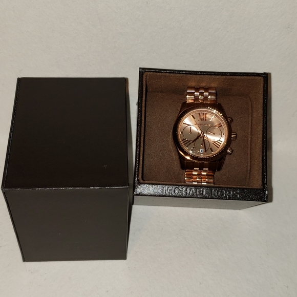 Micheal kors watch - Picture 2 of 4